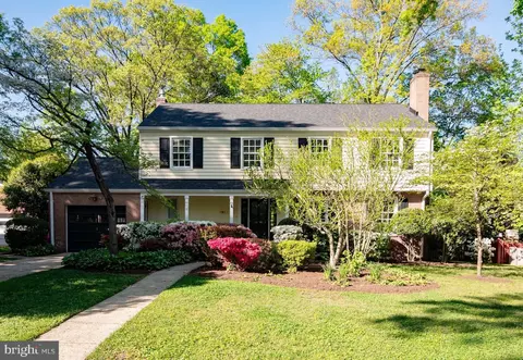 8811 Fircrest Pl, Alexandria, VA 22308