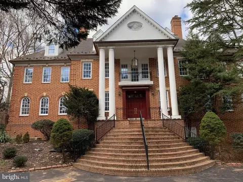 1124 Savile Ln, Mclean, VA 22101