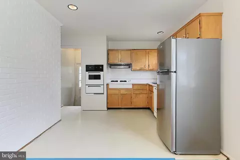 7409 Estaban Pl, Springfield, VA 22151 photo 4
