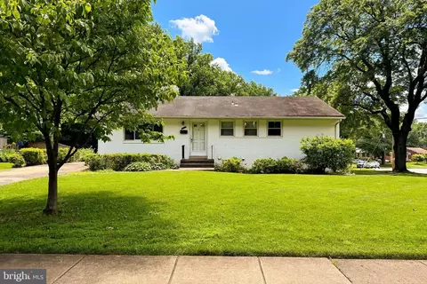 7409 Estaban Pl, Springfield, VA 22151