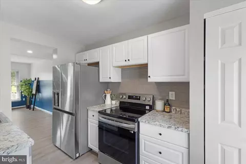 6404 Thornhill Ct, Springfield, VA 22150 photo 8
