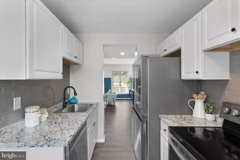 6404 Thornhill Ct, Springfield, VA 22150 photo 6