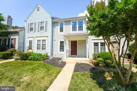 6469 Brick Hearth Ct, Alexandria, VA 22306