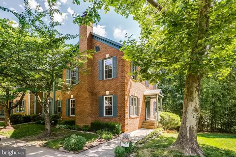 12476 Sweet Leaf Ter, Fairfax, VA 22033