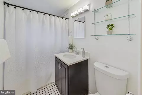 Bath - 5504 Kempton Dr, Springfield, VA 22151 photo 2 of 4