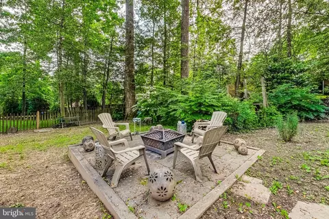 Exterior - 5504 Kempton Dr, Springfield, VA 22151 photo 8 of 11