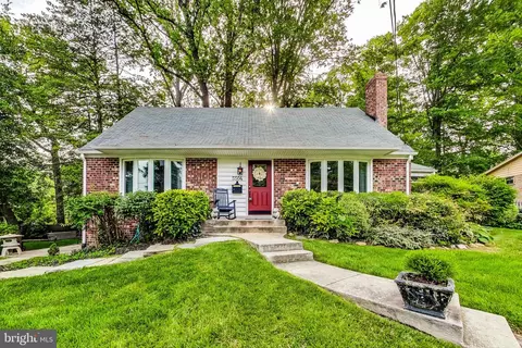 5504 Kempton Dr, Springfield, VA 22151