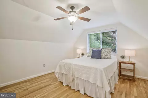 Bedroom - 5504 Kempton Dr, Springfield, VA 22151 photo 10 of 13