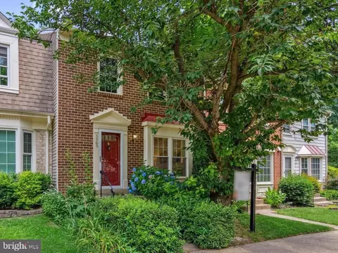 5505 Ridgeton Hill Ct, Fairfax, VA 22032