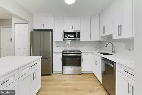 8370 Greensboro Dr #416, Mclean, VA 22102