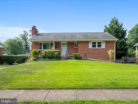 Exterior - 7517 Inzer St, Springfield, VA 22151 photo 2 of 8