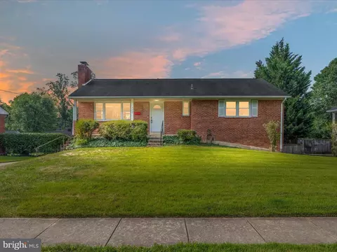 7517 Inzer St, Springfield, VA 22151