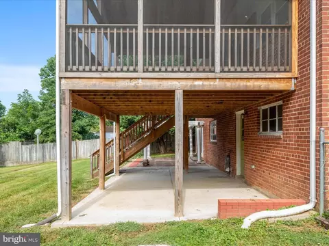 Exterior - 7517 Inzer St, Springfield, VA 22151 photo 4 of 8