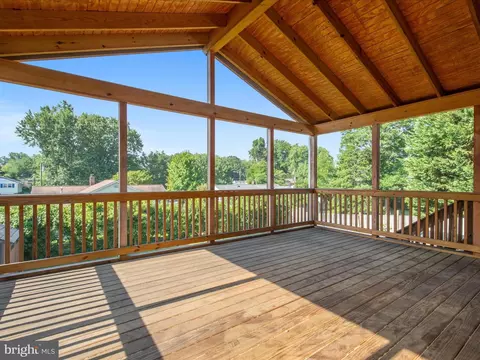 Exterior - 7517 Inzer St, Springfield, VA 22151 photo 7 of 8