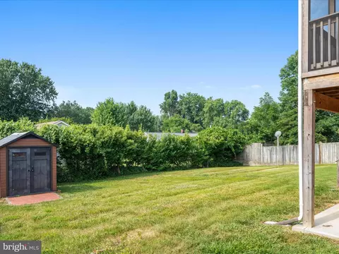 Exterior - 7517 Inzer St, Springfield, VA 22151 photo 3 of 8