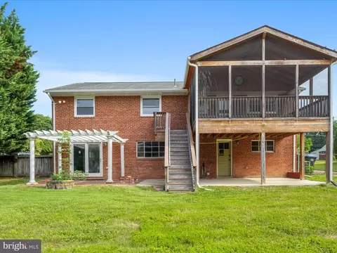 Exterior - 7517 Inzer St, Springfield, VA 22151 photo 6 of 8