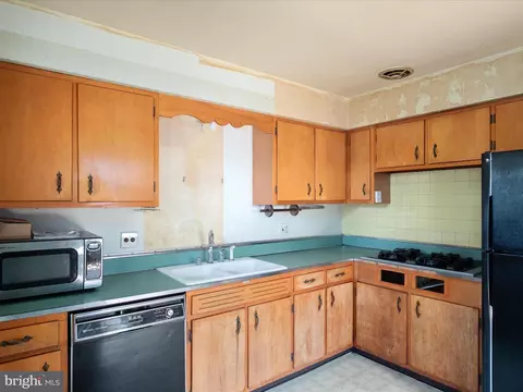 Kitchen - 7517 Inzer St, Springfield, VA 22151 photo 2 of 3