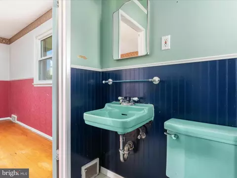 Bath - 7517 Inzer St, Springfield, VA 22151 photo 2 of 2