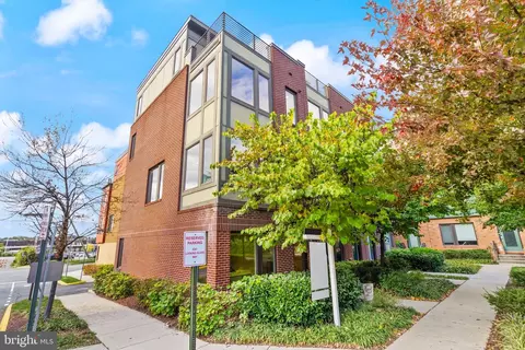 8347 Looking Glass Way, Fairfax, VA 22031