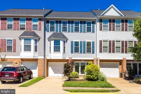 4720 Warm Hearth Cir, Fairfax, VA 22033