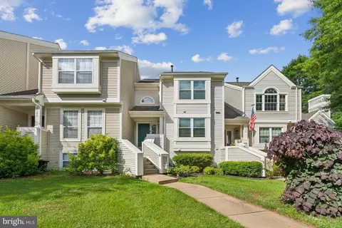 6120 Stonepath Cir, Centreville, VA 20120