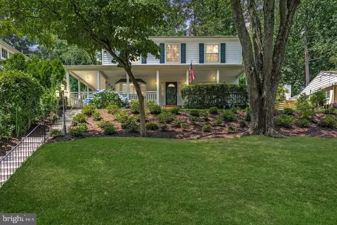 6376 Lakewood Dr, Falls Church, VA 22041