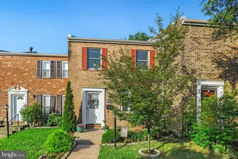 6556 Gildar St, Alexandria, VA 22310