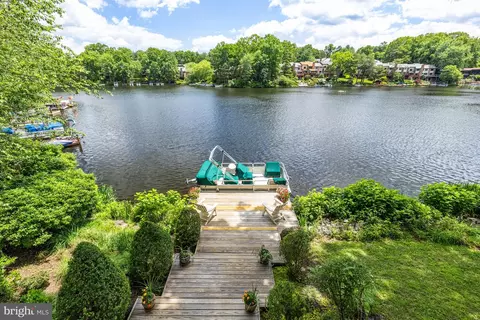 2146 Owls Cove Ln, Reston, VA 20191