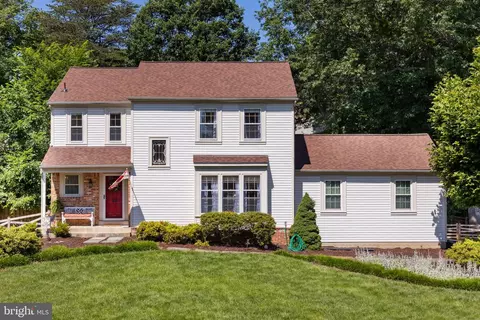 4354 Silas Hutchinson Dr, Chantilly, VA 20151