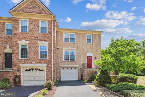 7715 Jewelweed Ct, Springfield, VA 22152