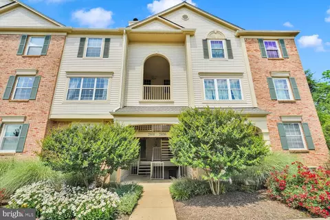 2808 Emma Lee St #303, Falls Church, VA 22042