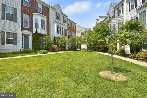 13331 C Connor Dr #C, Centreville, VA 20120