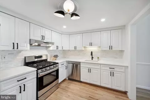 Kitchen - 1610 Dunterry Pl, Mclean, VA 22101 photo 2 of 2