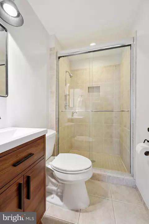 Bath - 1610 Dunterry Pl, Mclean, VA 22101 photo 1 of 3
