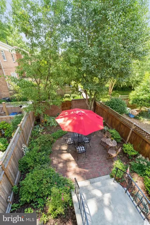Exterior - 1610 Dunterry Pl, Mclean, VA 22101 photo 7 of 8