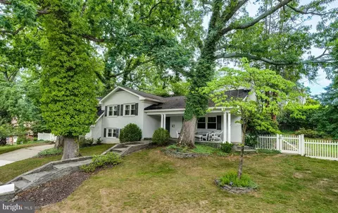 441 Park St NE, Vienna, VA 22180