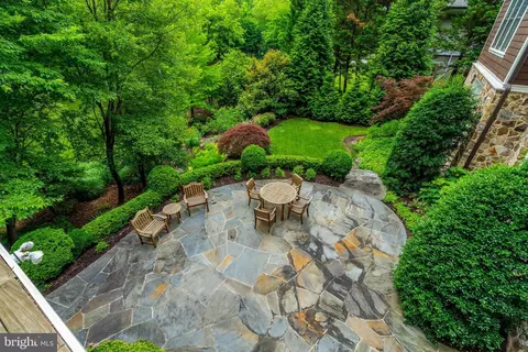Exterior - 835 Whann Ave, Mclean, VA 22101 photo 16 of 21