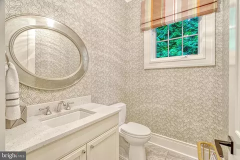 Bath - 835 Whann Ave, Mclean, VA 22101 photo 2 of 12