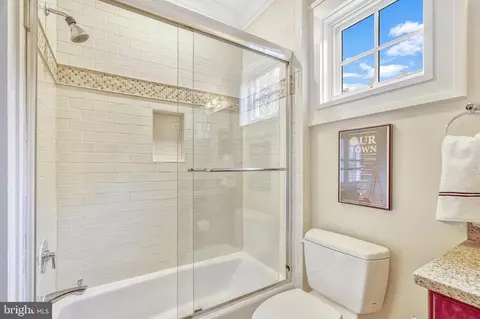 Bath - 835 Whann Ave, Mclean, VA 22101 photo 10 of 12