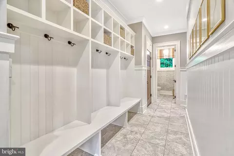Entry Way - 835 Whann Ave, Mclean, VA 22101 photo 3 of 5