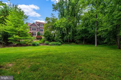 Exterior - 835 Whann Ave, Mclean, VA 22101 photo 18 of 21