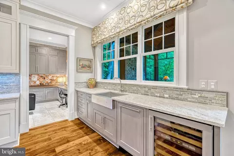 Kitchen - 835 Whann Ave, Mclean, VA 22101 photo 4 of 4