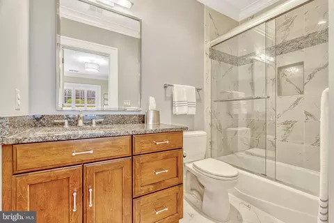 Bath - 835 Whann Ave, Mclean, VA 22101 photo 7 of 12