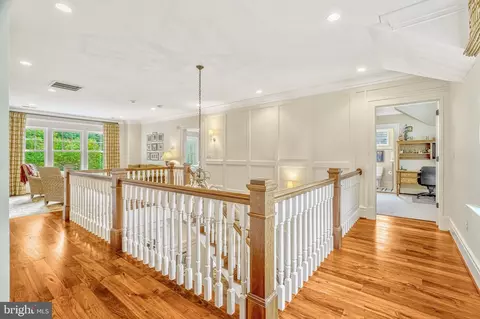 Entry Way - 835 Whann Ave, Mclean, VA 22101 photo 4 of 5