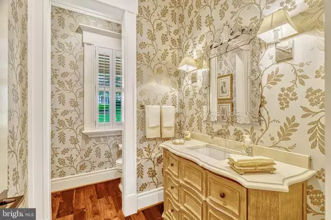 Bath - 835 Whann Ave, Mclean, VA 22101 photo 1 of 12