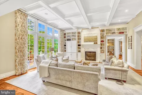 Living - 835 Whann Ave, Mclean, VA 22101 photo 2 of 7