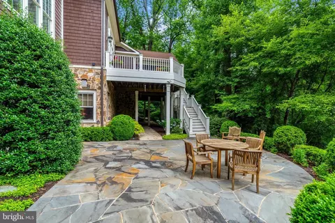 Exterior - 835 Whann Ave, Mclean, VA 22101 photo 17 of 21