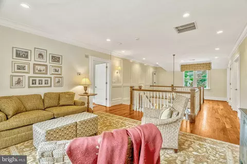Entry Way - 835 Whann Ave, Mclean, VA 22101 photo 5 of 5