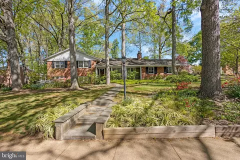 Exterior - 7912 Falstaff Rd, Mclean, VA 22102 photo 12 of 49