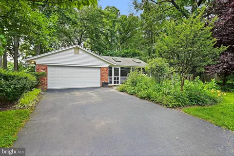 Exterior - 7912 Falstaff Rd, Mclean, VA 22102 photo 6 of 49